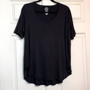 🌟3/15$🌟 Black round hem maurices tee